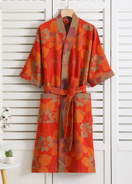 Roter Kimono-Morgenmantel mit Blumenmuster