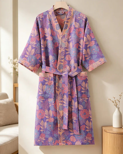 Roter Kimono-Morgenmantel mit Blumenmuster