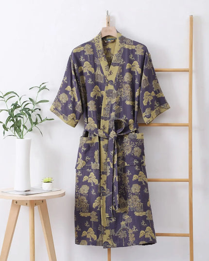 Roter Kimono-Morgenmantel mit Blumenmuster