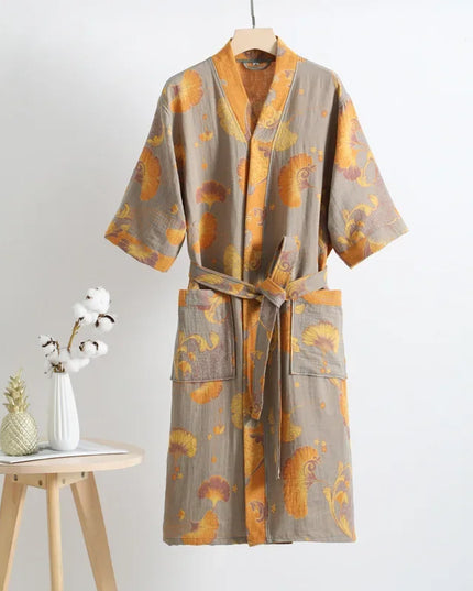 Roter Kimono-Morgenmantel mit Blumenmuster