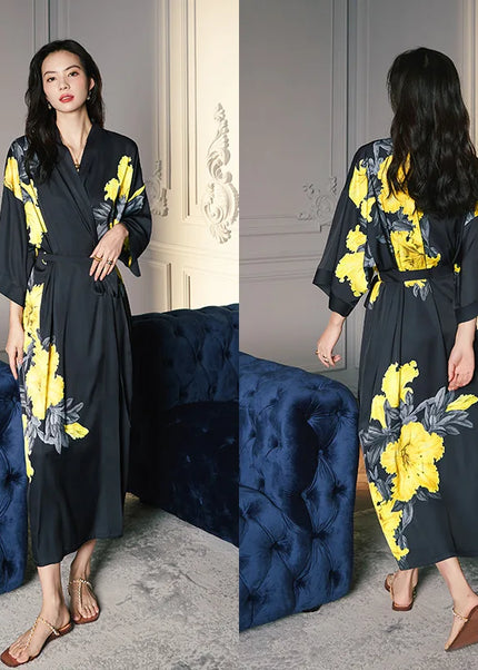 Schwarzer Satin-Morgenmantel mit gelben Blumen, knöchellang und leicht oversized