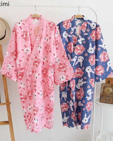 Kimono Morgenmantel in Rosa mit Kirschblüten, Detail der Bindebänder