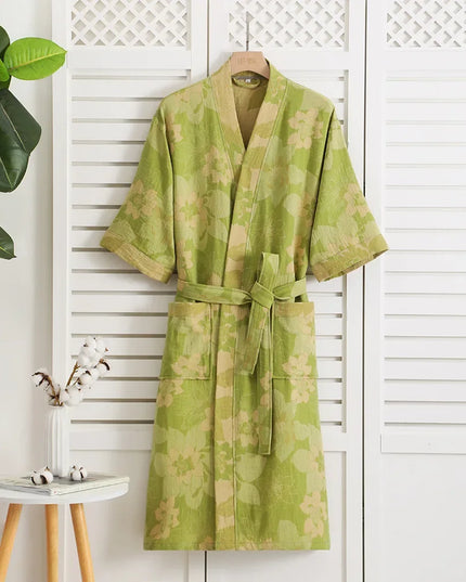 Roter Kimono-Morgenmantel mit Blumenmuster