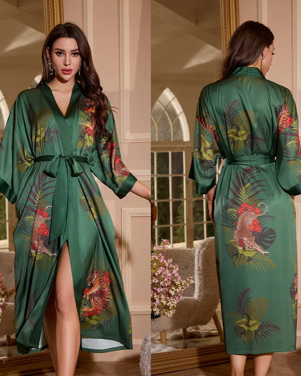 Grüner Kimono-Morgenmantel lang mit Blatt- und Blumendruck in Rot und Orange