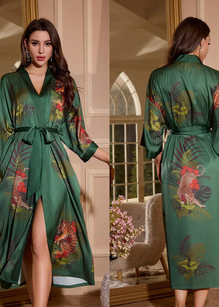 Grüner Kimono-Morgenmantel lang mit Blatt- und Blumendruck in Rot und Orange