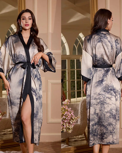 Grauer Kimono Morgenmantel Damen lang mit Tuschemalerei-Landschaftsdruck und schwarzer Blende