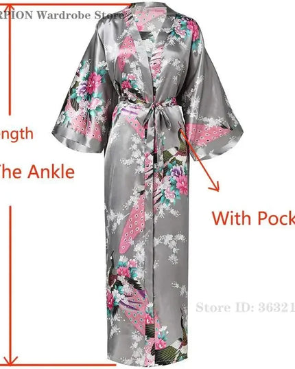 Kimono-Morgenmantel von hinten - langer Schnitt mit weiten Ärmeln