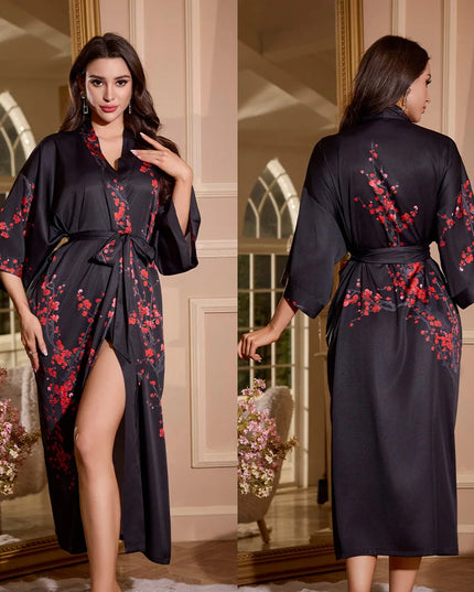 Weiter schwarzer Satin-Morgenmantel Damen lang mit roten Kirschblüten und Bindegürtel, Vorderansicht