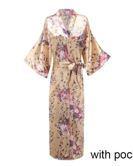 Weiter Satin-Morgenmantel für Damen in Beige - Champagnerfarbener Kimono mit Pfauendruck