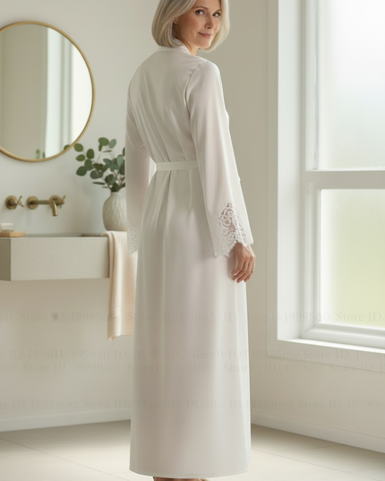 Morgenmantel Damen lang leicht: weißer Satin mit Spitze - Ansicht 2